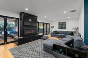 BADGER HOUSE - 4 Bed, 4 Bath, Stunning Entertainer plus Fire